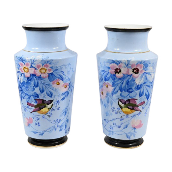 Paire de Vases en Porcelaine – Milieu XIXe