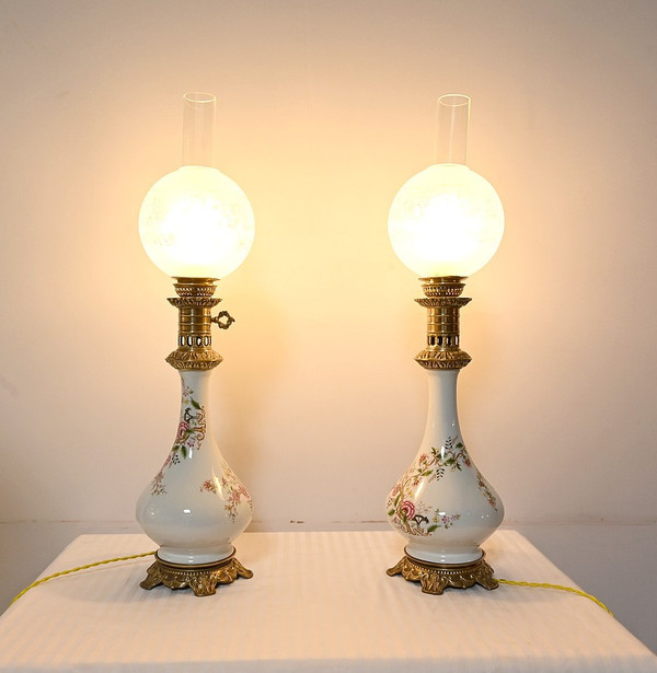 Paire de Lampes à Pétrole électrifiées, style Napoléon III – Milieu XXe