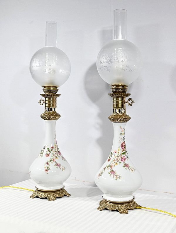 Paire de Lampes à Pétrole électrifiées, style Napoléon III – Milieu XXe