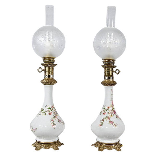 Paire de Lampes à Pétrole électrifiées, style Napoléon III – Milieu XXe