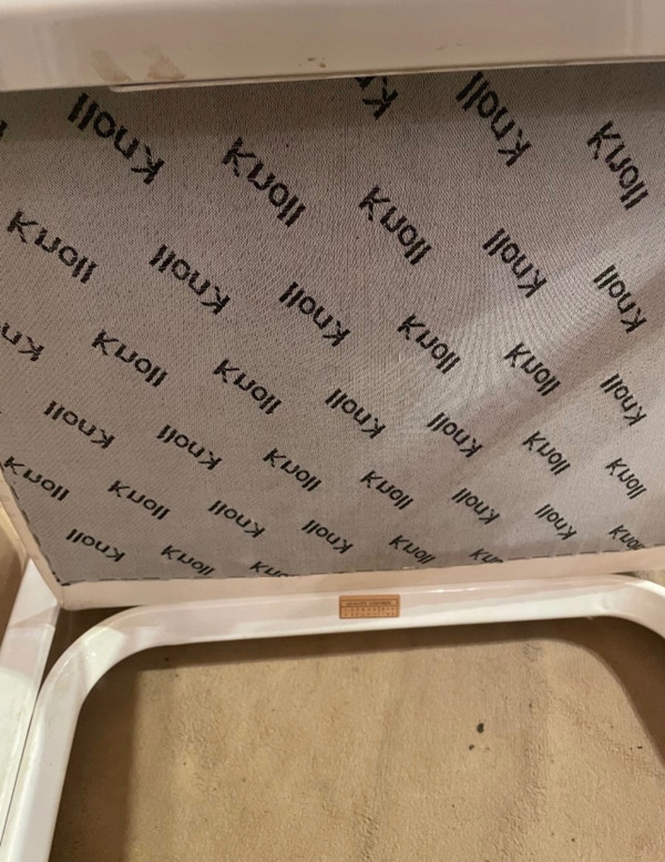Großer Schreibtisch Aus Dem Knoll-Haus Mit Seinem Sessel