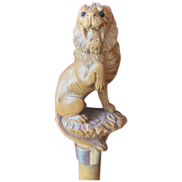 Canne de Collection en jonc de Malacca représentant un lion Héraldique