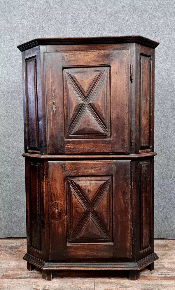 Ansteckbuffet im rustikalen Louis-XIII-Stil aus massiver Eiche um 1800.
