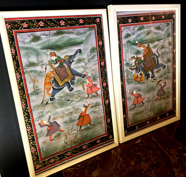 zwei indische Miniaturen "Die Tigerjagd" starke Seidenmalerei dekorativ gerahmt