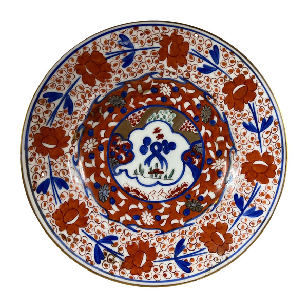 Japanese Imari plate decorated with 19th century flowers