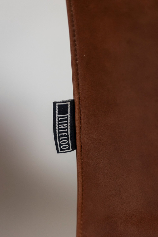 Lintello. Paire de fauteuil en cuir camel. Années 1970.