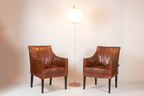 Lintello. Paire de fauteuil en cuir camel. Années 1970.