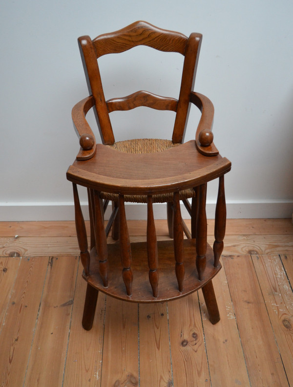 Chaise haute pour enfant circa 1900