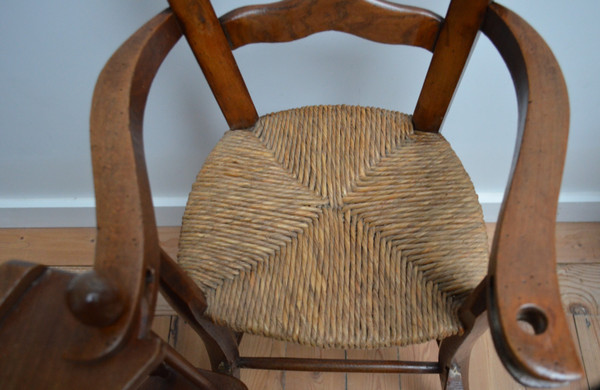 Chaise haute pour enfant circa 1900