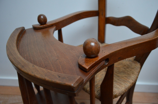 Chaise haute pour enfant circa 1900