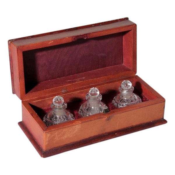 Leather box with 3 so-called “scent” crystal bottles from the 19th century