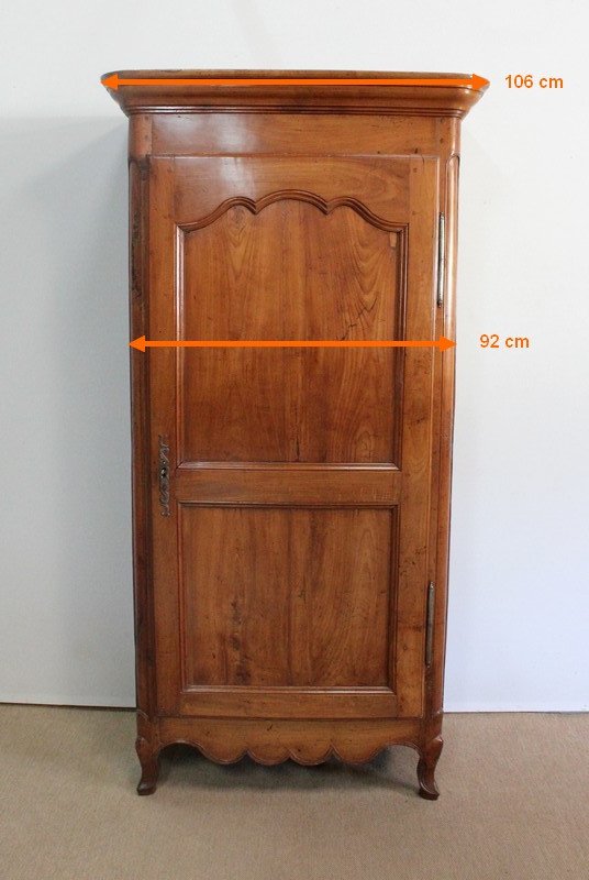  Bonnetière en Merisier massif, style Louis XV - Début XIXe 