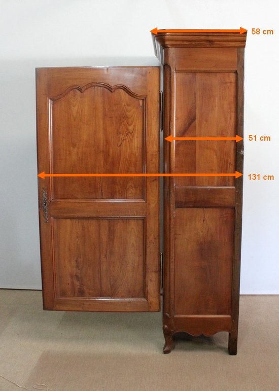  Bonnetière en Merisier massif, style Louis XV - Début XIXe 