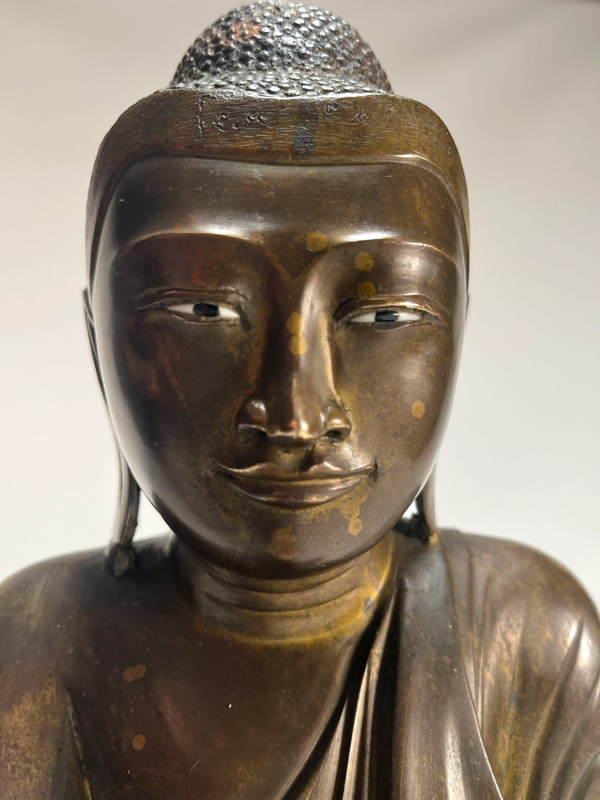 Buddha Shakyamuni in bronzo birmano, XIX secolo.
