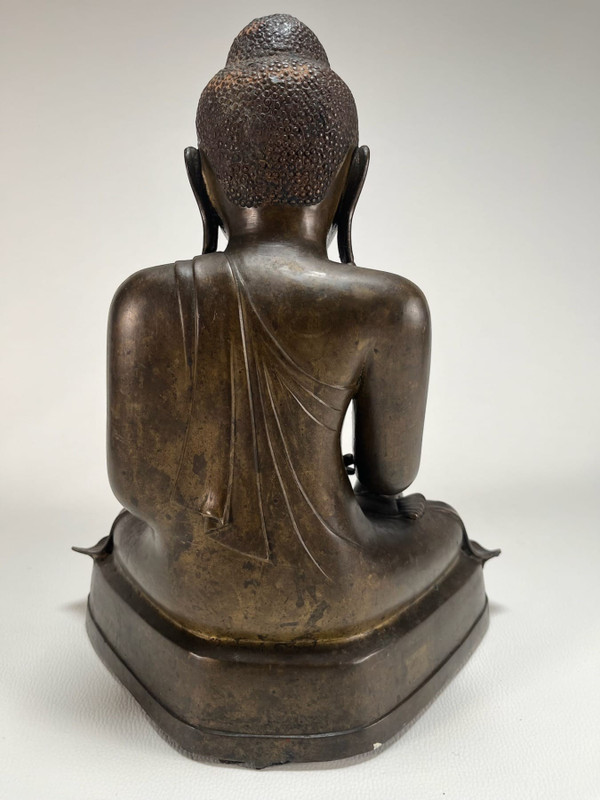 Buddha Shakyamuni in bronzo birmano, XIX secolo.