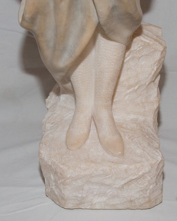 Scultura in alabastro Giovane Pugi, fine del XIX secolo