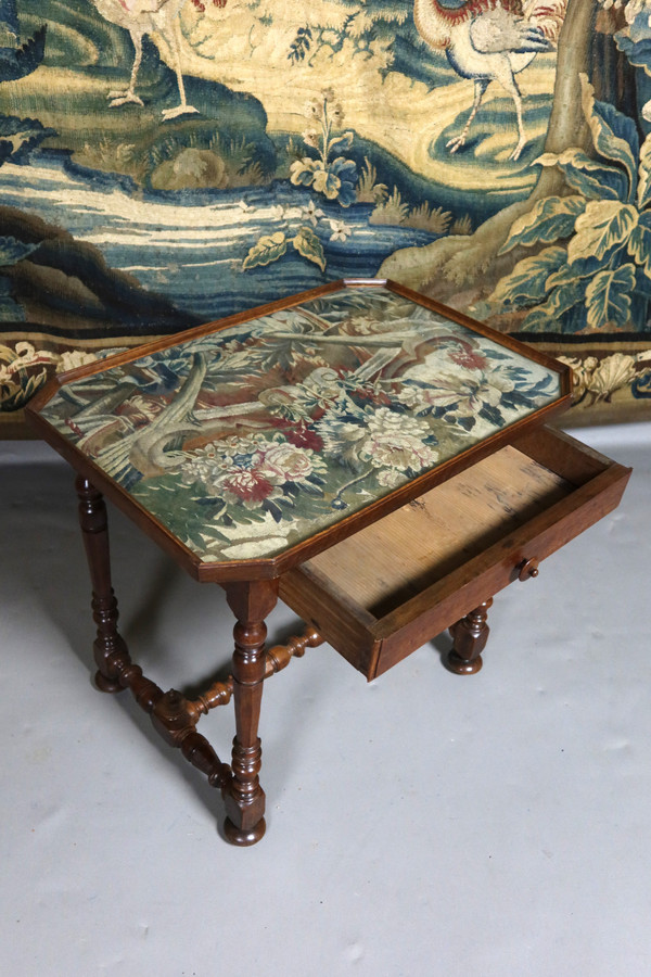 Louis XIII cabaret table