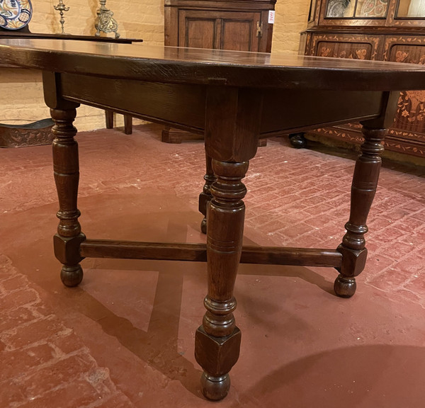 Table Ronde En Chêne Style Louis XIII