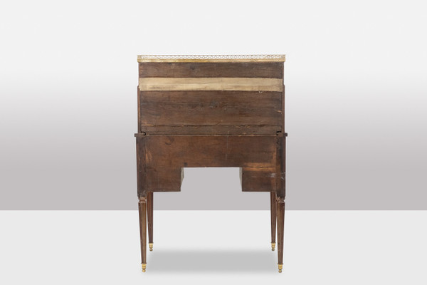 Bureau – ou secrétaire, à cylindre, en acajou. Époque fin XVIIIe.