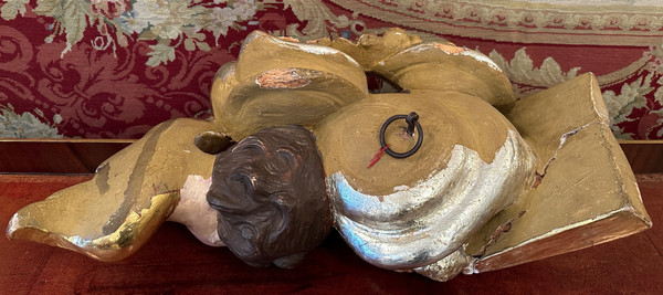 Putten aus polychrom geschnitztem Holz aus dem 18. Jahrhundert