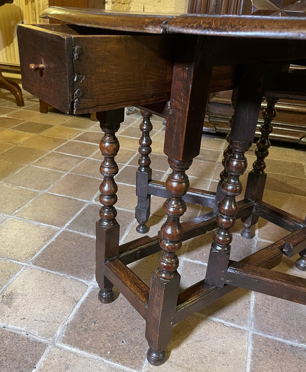 Table Gateleg En Chêne Du 17° Siècle