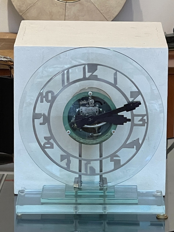 Wunderschöne transparente elektrische Pendeluhr aus ATO-Glas, Art Déco, Frankreich, Circa 1930