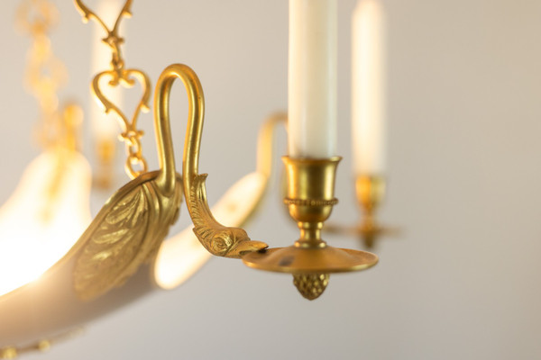 Casa Baguès. Lampadario in bronzo dorato stile impero. 1950 circa.