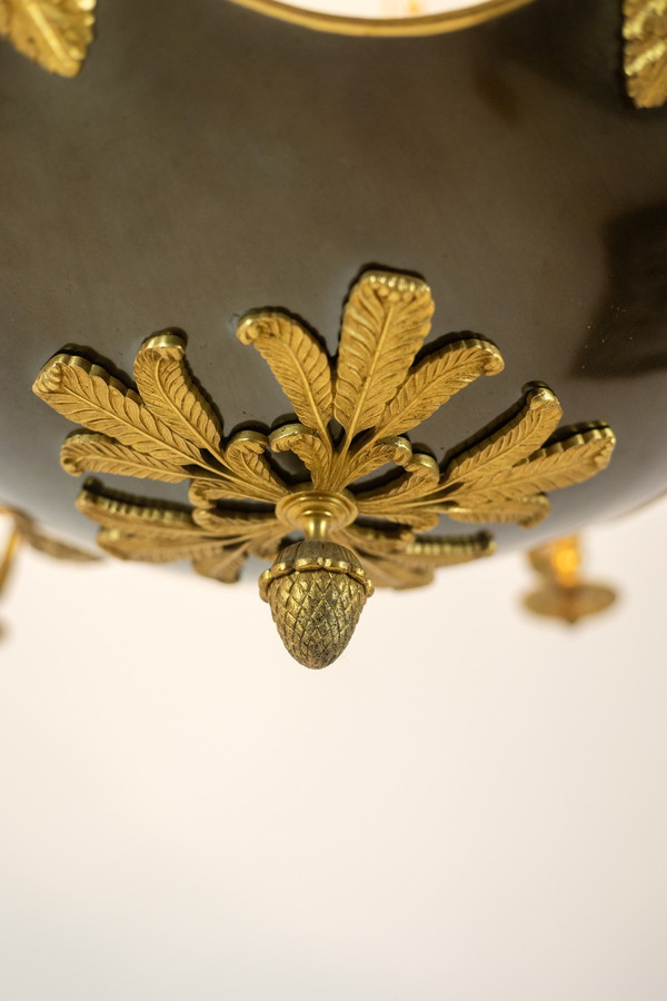 Casa Baguès. Lampadario in bronzo dorato stile impero. 1950 circa.