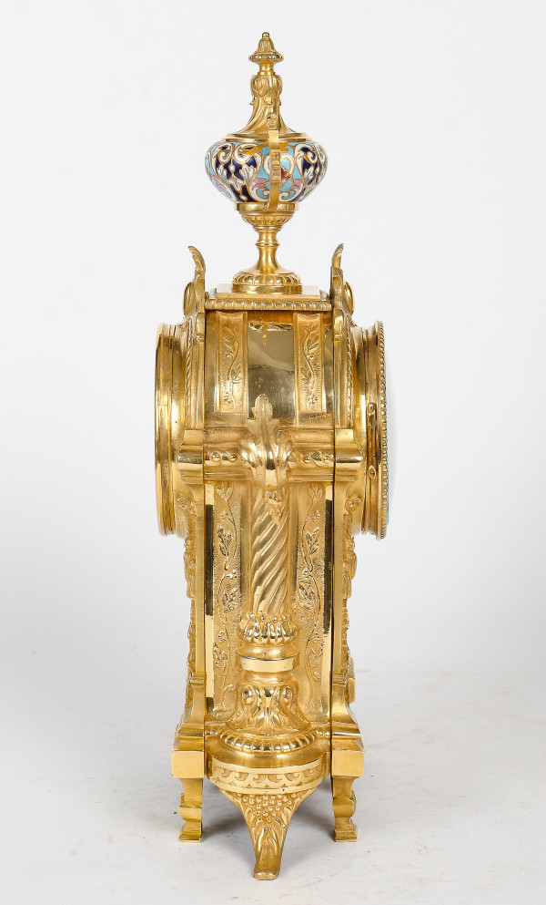 Une Garniture De Cheminée En Bronze Doré Et émail Cloisonné Fin XIXème Siècle