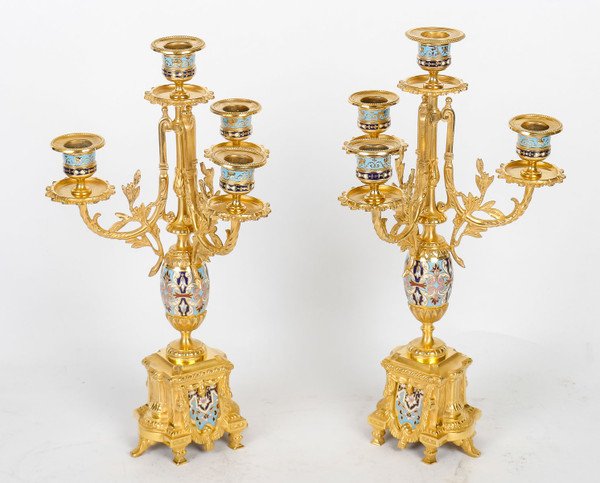 Une Garniture De Cheminée En Bronze Doré Et émail Cloisonné Fin XIXème Siècle