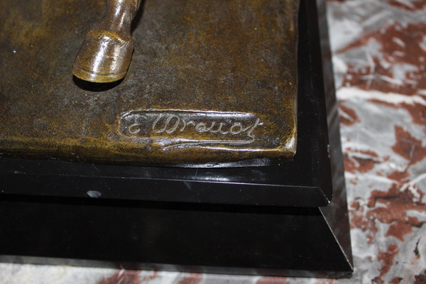 Bronzo di Edouard Drouot Indien En Embuscade devant Son Cheval