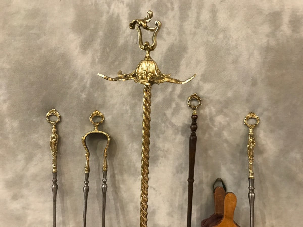 Serviteur de cheminée ancien en bronze et fer comprenant 5 pièces 
