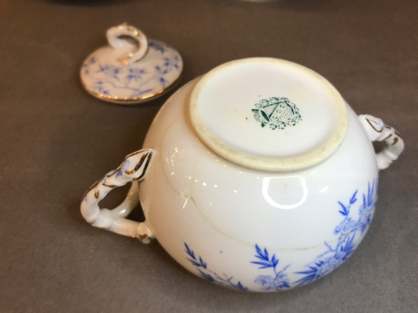 Set di servizi da tè in porcellana di Sarreguemines del XIX secolo