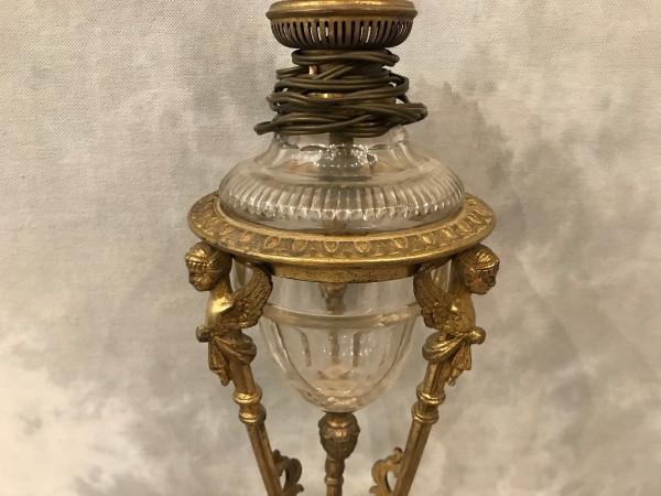 schöne Petroleumlampe aus dem 19. Jahrhundert aus Bronze und Kristall