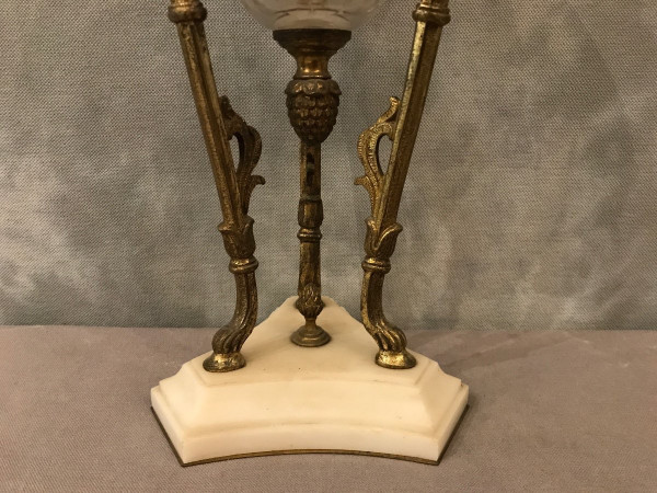 schöne Petroleumlampe aus dem 19. Jahrhundert aus Bronze und Kristall