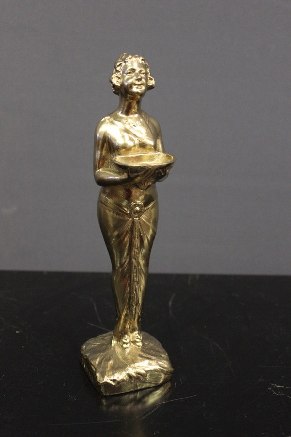 Sculpture Art Déco En Régule Doré Représentant Une Femme Vers 1930