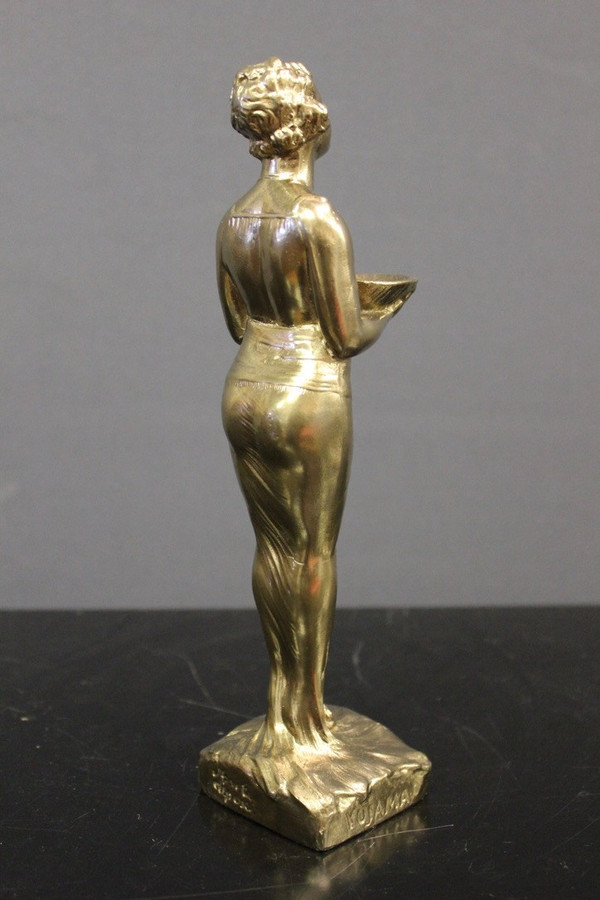 Sculpture Art Déco En Régule Doré Représentant Une Femme Vers 1930