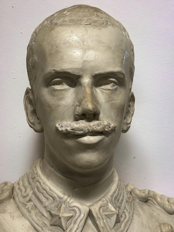 Humberto 1° Re d'Italia ( 1844-1900 ) Grande busto in gesso Inizio XIX secolo Humberto 1° Re d'Italia