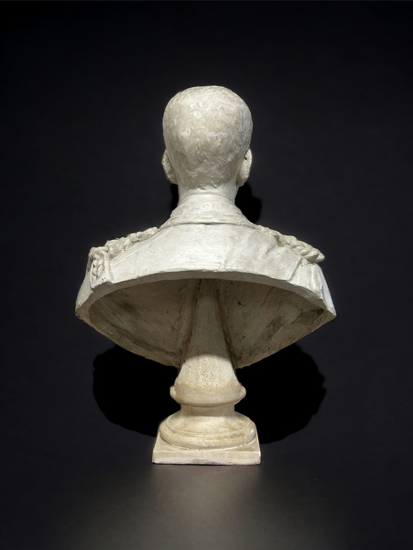 Humberto 1° Re d'Italia ( 1844-1900 ) Grande busto in gesso Inizio XIX secolo Humberto 1° Re d'Italia