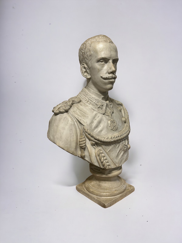 Humberto 1° Re d'Italia ( 1844-1900 ) Grande busto in gesso Inizio XIX secolo Humberto 1° Re d'Italia