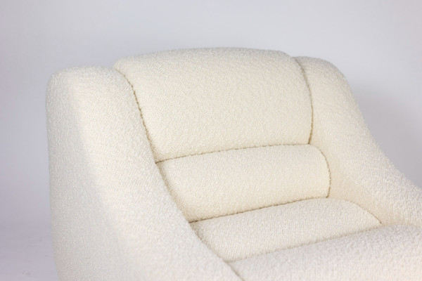 Paire de fauteuils à fines bouclettes. Travail contemporain.