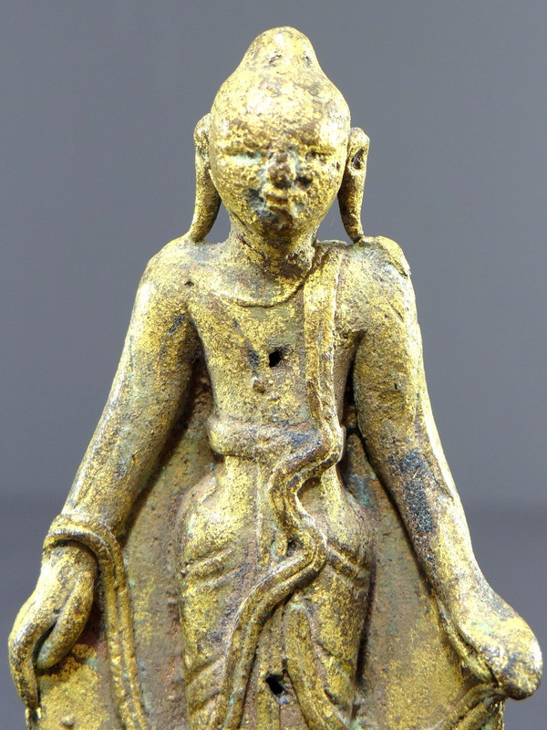 Birma, Bagan Region, 18. Jahrhundert oder früher, Bronzestatue, die Buddha darstellt.