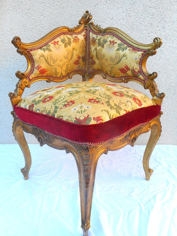 Paire De Fauteuil En Bois Doré d'Angle époque XIXe