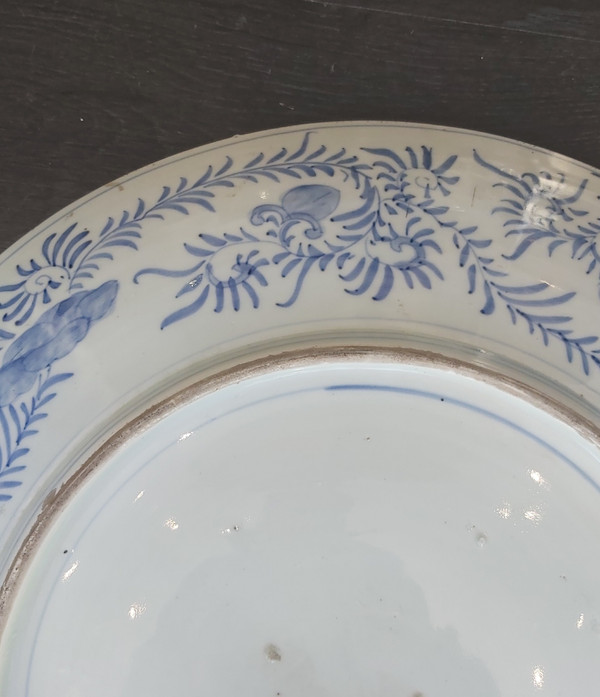 Raro grande piatto Imari del XIX secolo