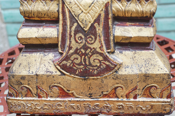 Notevole Buddha in pietra, dorato in oro, Thailandia