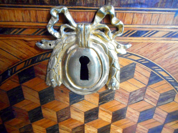 Commode XVIIIe En Marqueterie Et Bronze Doré Estampillé F.rubestuck