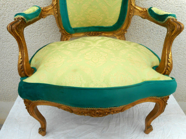 Suite Quatre Fauteuils En Bois Doré époque XIXe