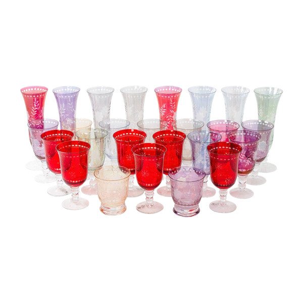 Ensemble de verres de style cristal de bohème, travail contemporain