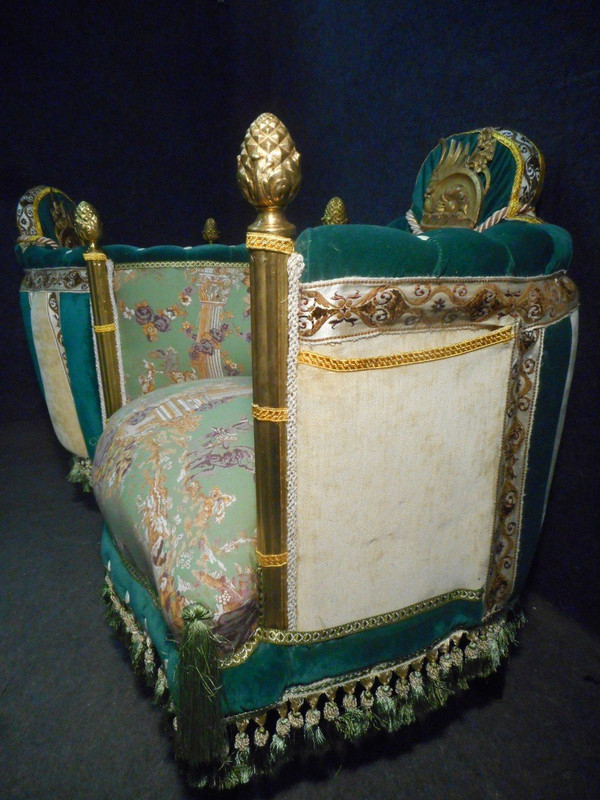Confidente indiscreto Capitonné periodo Napoleone III