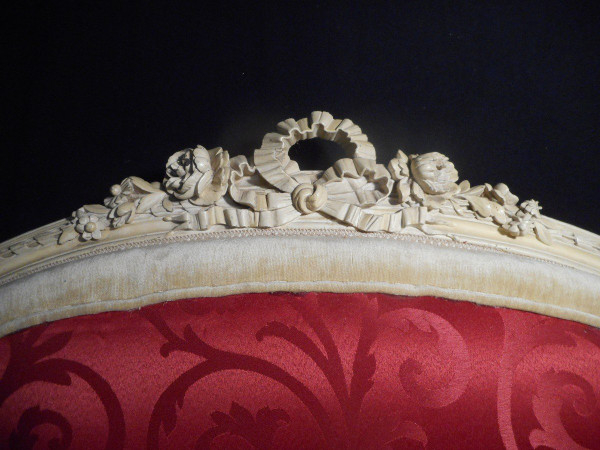 Large 19th century lacquered sofa Modèle De Château
